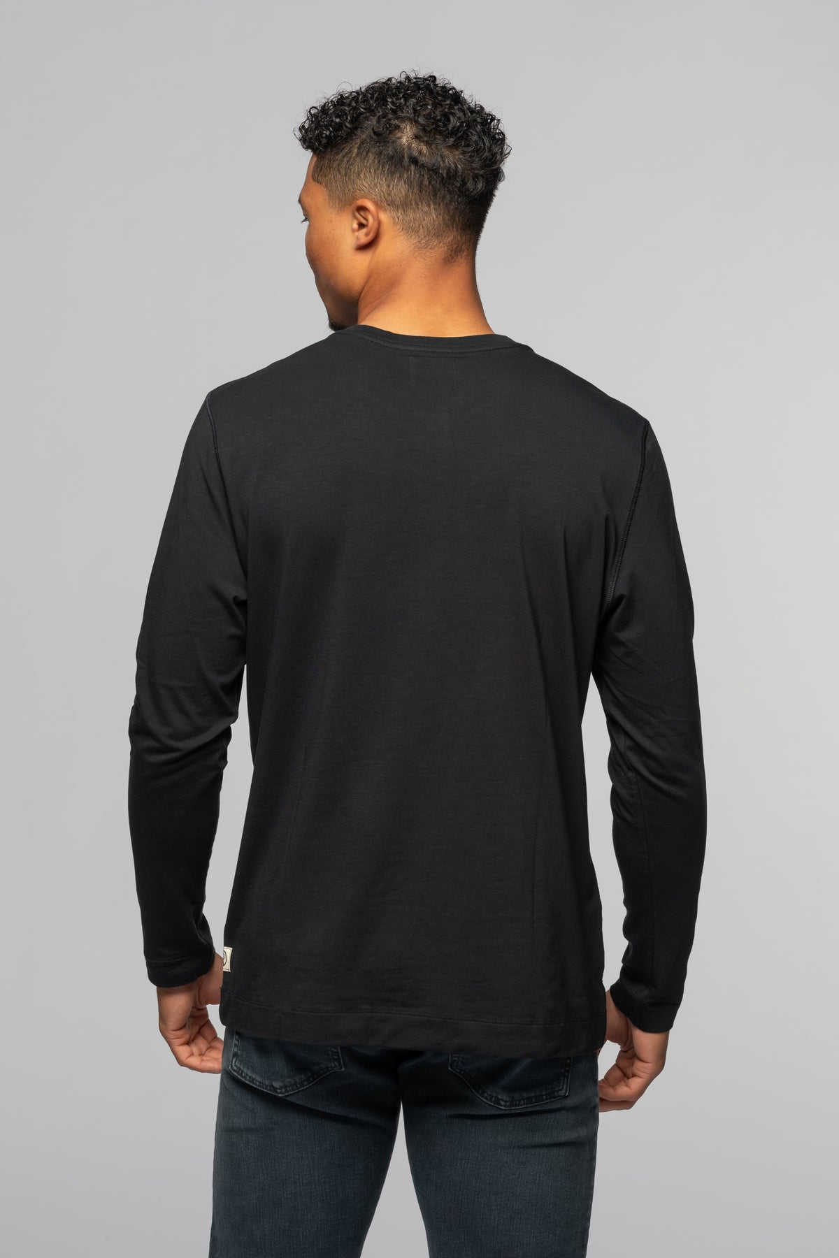 Men’s Standard Fit Long-Sleeve Henley Shirt | Revtown