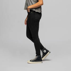 Converse hi skinny jeans sale